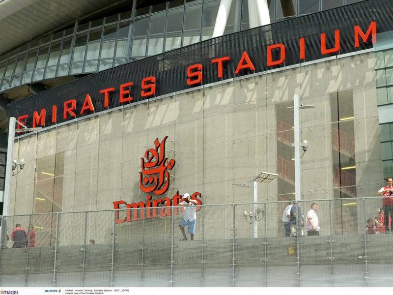 طراحی تابلو استادیوم امارات لندن