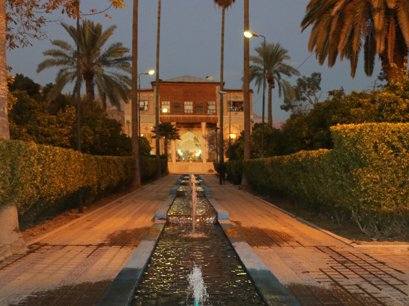 باغ دلگشا شیراز-استفاده از آب در محور اصلی باغ