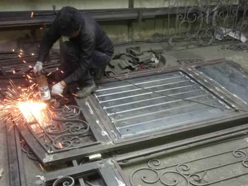 درب ورودی پارکینگ