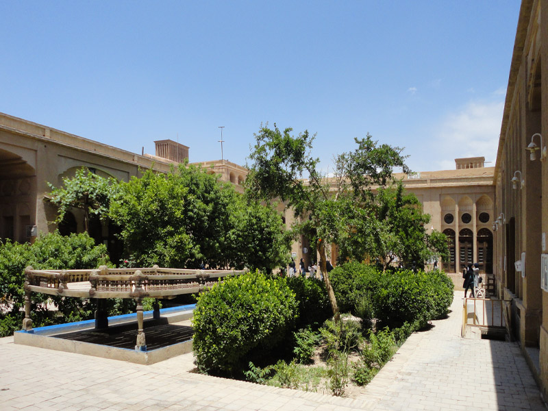 باغ در یزد-باغ به عنوان مظروف