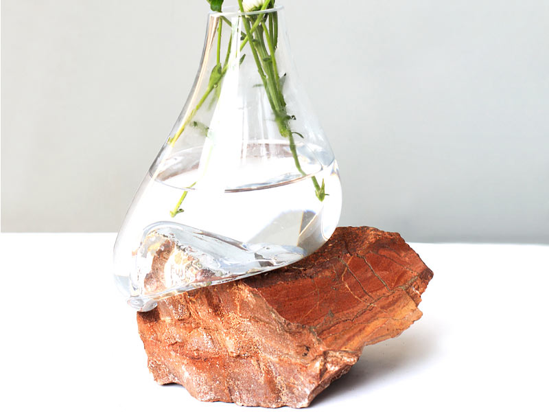 گلدان شیشه و سنگ طبیعی