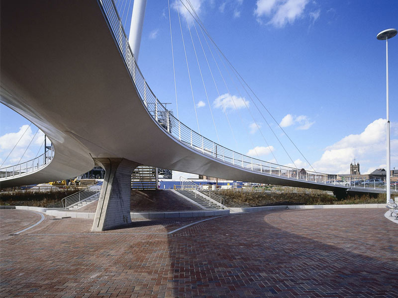 طراحی پل عابر پیاده ترینیتی